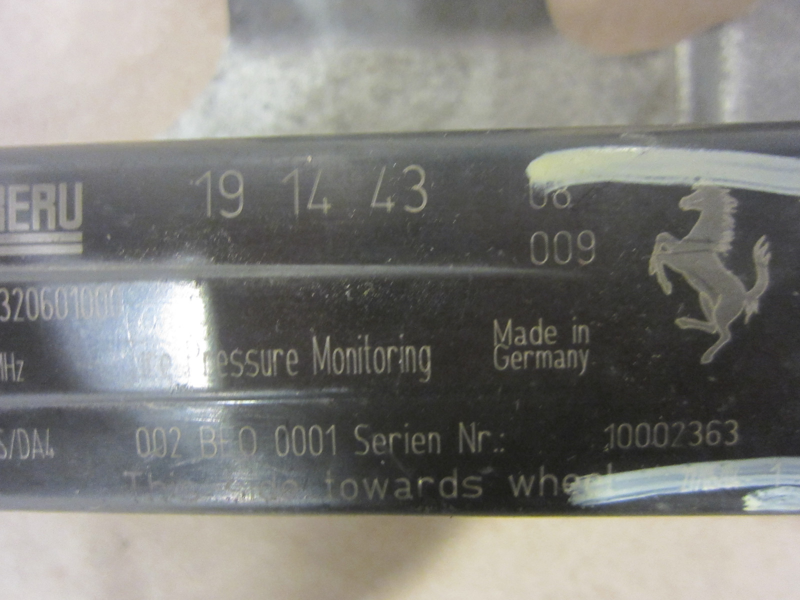 Ferrari 612, Maserati Quattroporte T P M S Antenna. Part# 191433