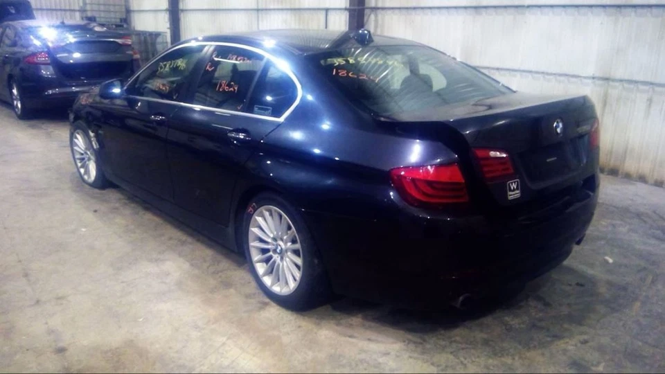 11 - 11 BMW 535I Transfer Case  E583288 - Image 4 of 4