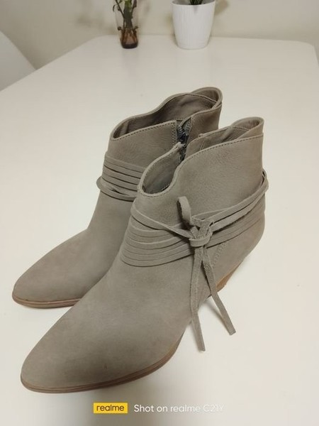 Women Vince Camuto Ankle Boots Beige Nubuck 36.5