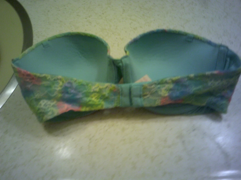 Дамы Victoria's Secret без бретелек, многоцветный кружевной бюстгальтер, размер 34C. Мягкие чашки. - Изображение 2 из 2