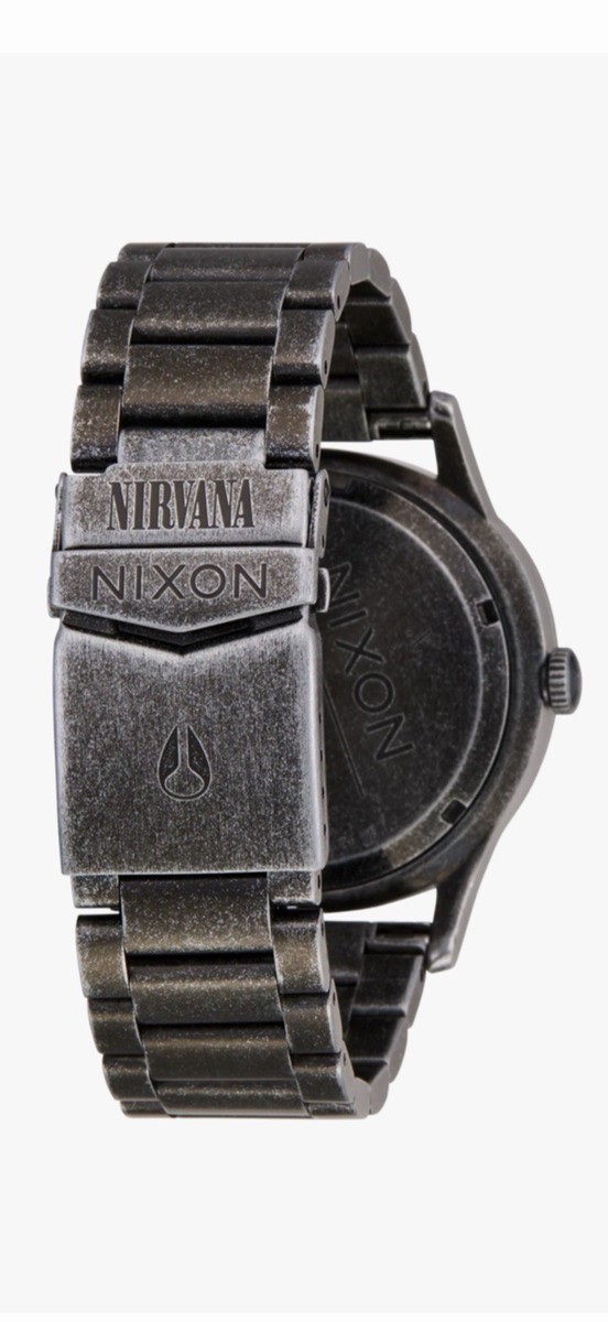 Nirvana Nixon Sentry Wobble Smiley Face Watch All Antique Silver