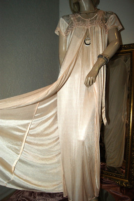 Stolzer zarter Vintage Negligee-Mantel mit Nachtkleid rosé 2 tlg Traum Glanz M/L