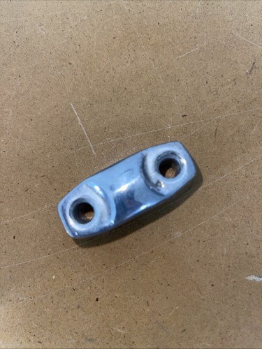 OEM Holder A1, Handlebar Upper 95014-21100 - Picture 2 of 6