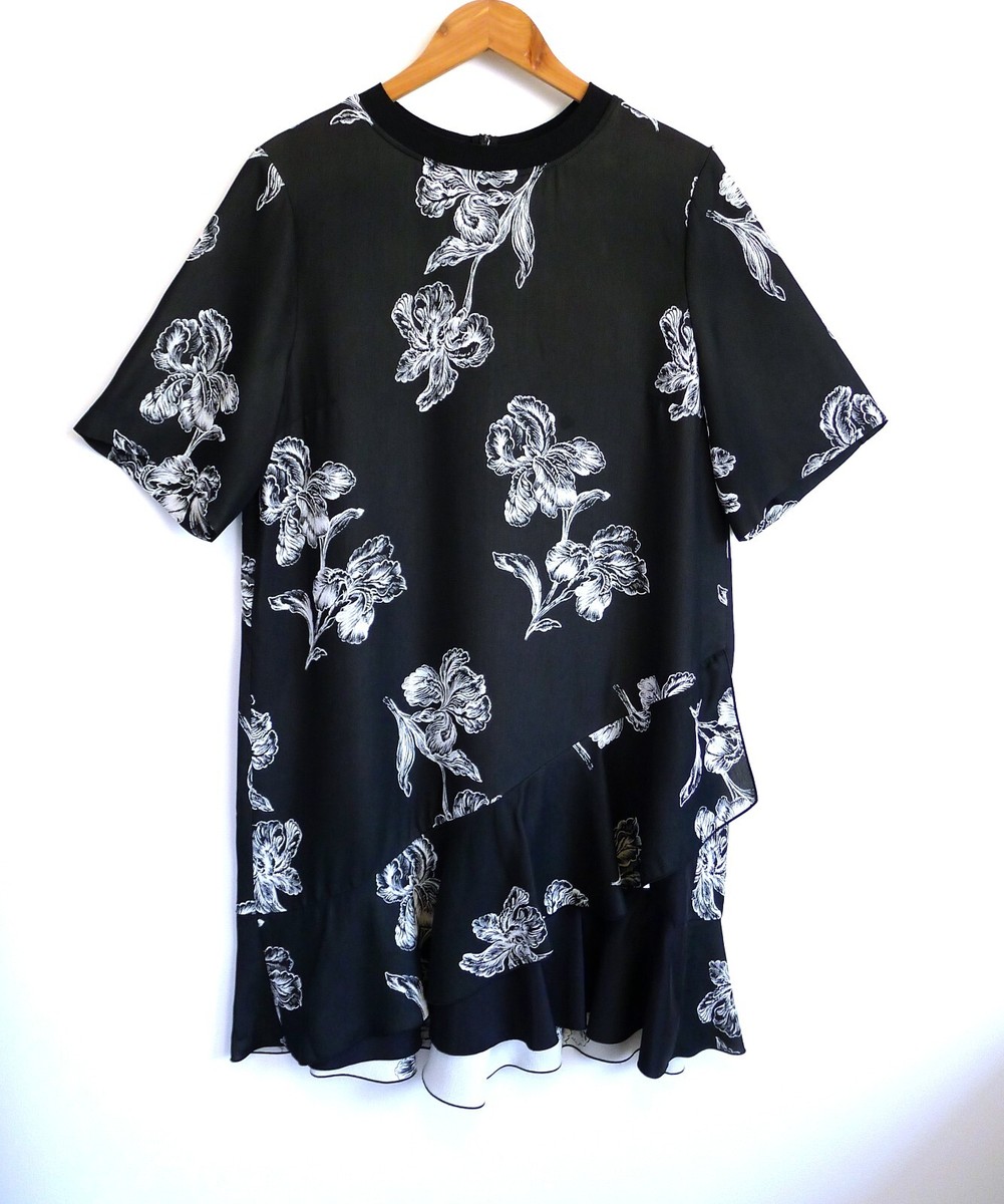 マックスマーラ　SPORTMAX CODE 花柄刺繍 半袖Tシャツ マックスマーラ SPORTMAX CODE 花柄刺繍 半袖Tシャツ マックス