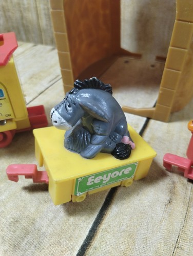 Vtg Sears Winnie Pooh Express Winnie Tigger Eeyore Train Cars & Tunnel DISPLAY - Picture 3 of 7