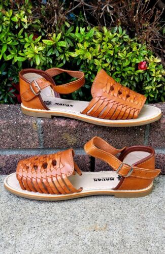 Women's Huarache Artesenal Mexicano Mexican sandals Multiple Designs - Picture 4 of 5