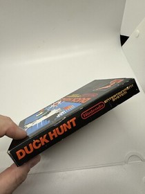 DUCK HUNT Nintendo NES Complete Black Box CIB 5 Screw Hangtab Rare! Excellent!