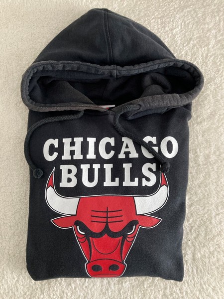Sudadera negra con capucha Chicago Bulls NBA Mitchell & Ness talla S usada