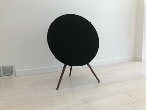 beoplay a9 black with walnut legs