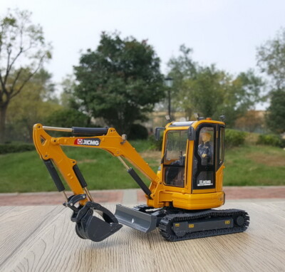 1/25 Scale XCMG XE35U Compact Excavator Diecast Model Gift Collection Toy NIB
