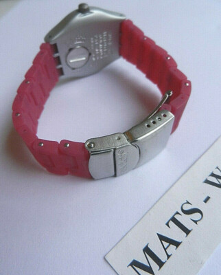 Swatch Watch - YLS4009 - TILE FUCHSIA 2003 Swatch YLS4009 TILE FUCHSIA Watch | Vintage Red Swatch  main image 4