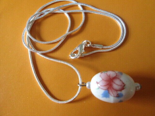 New Handmade white Oval / Ellipse Porcelain Pink Flowers Pendant Necklace - Picture 5 of 5