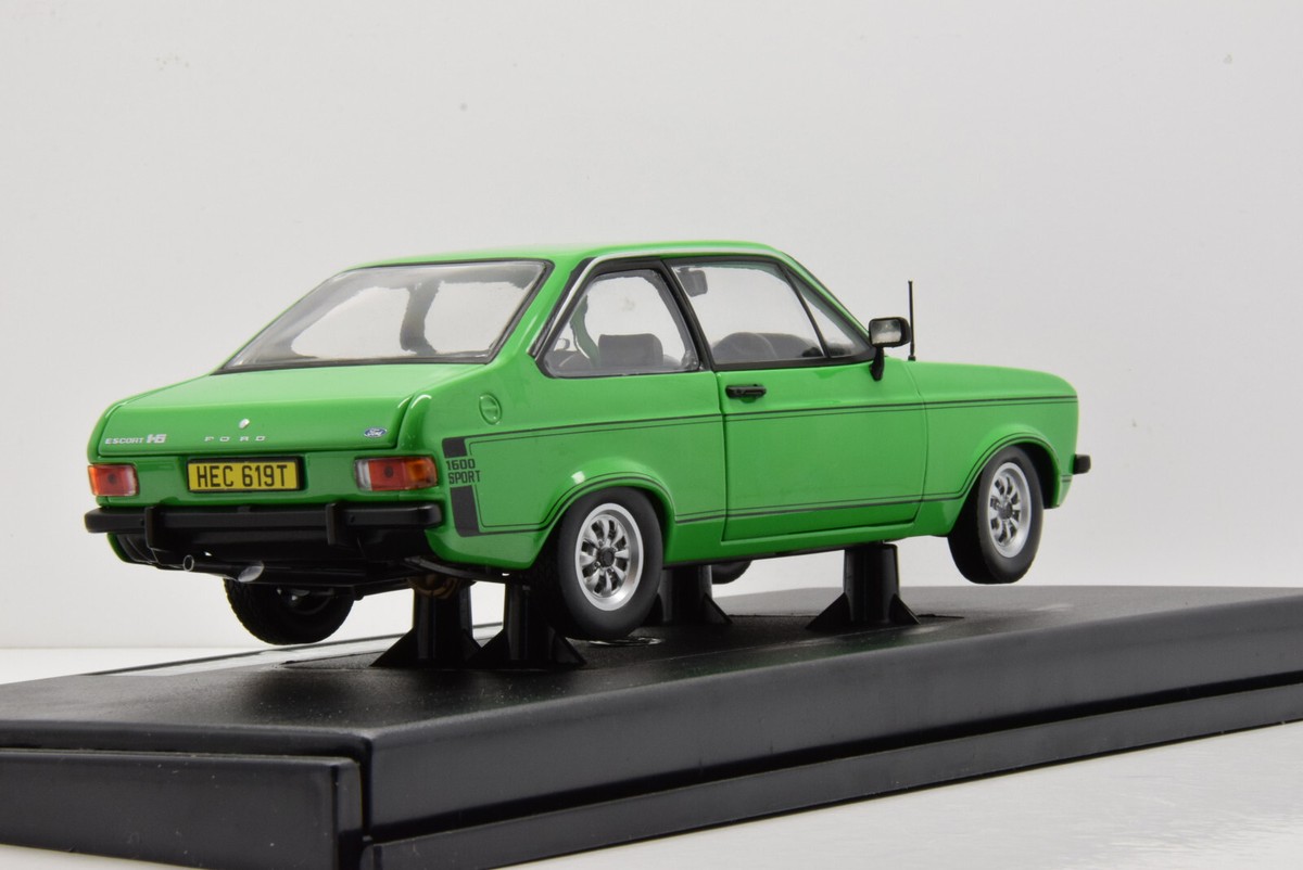 Sunstar Modèle 1/18 Ford Escort MK11 Sport 1975 Signal Jaune