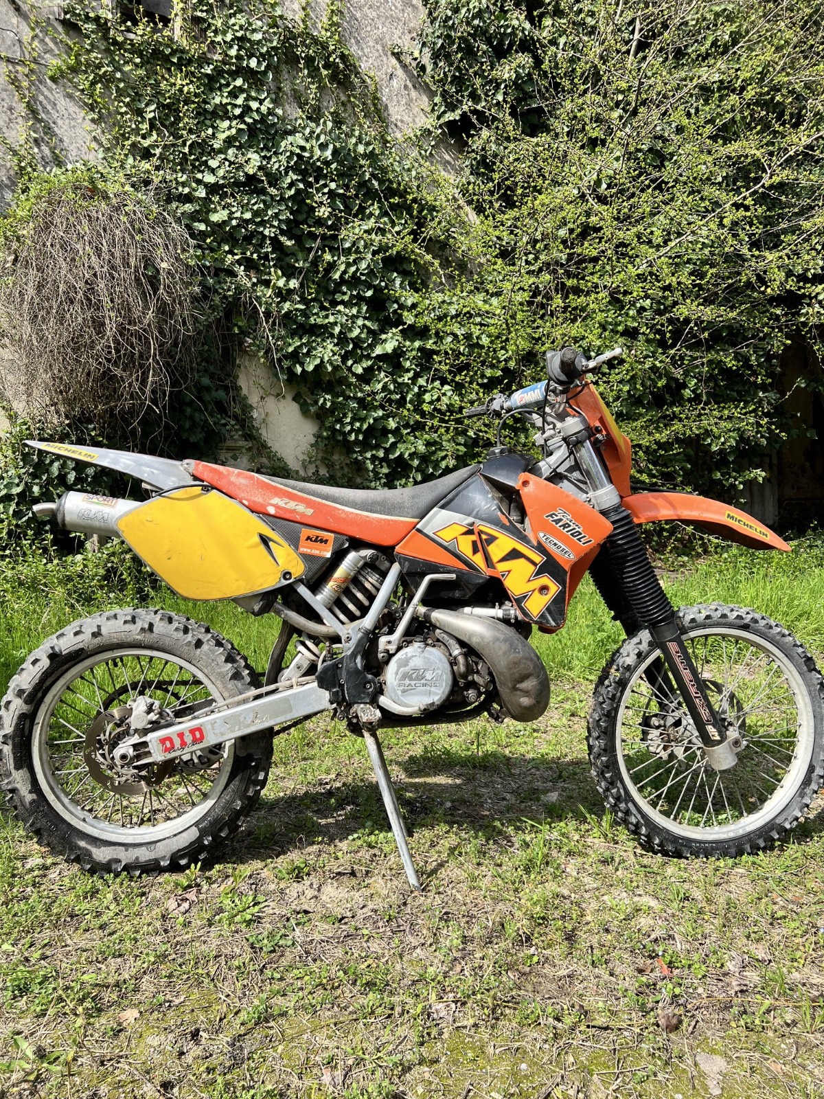 KTM EXC 250 2T del 1998 con targa da montare foto 2
