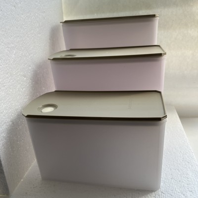 Lot Of 3 Tupperware Storage Containers With Lids Largest Is 6  X 9  X 8  H