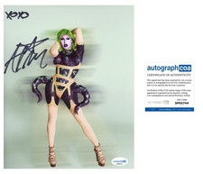 AMANDA TORI MEATING SIGNED RUPAUL’S DRAG RACE 8X10 PHOTO - ACOA COA