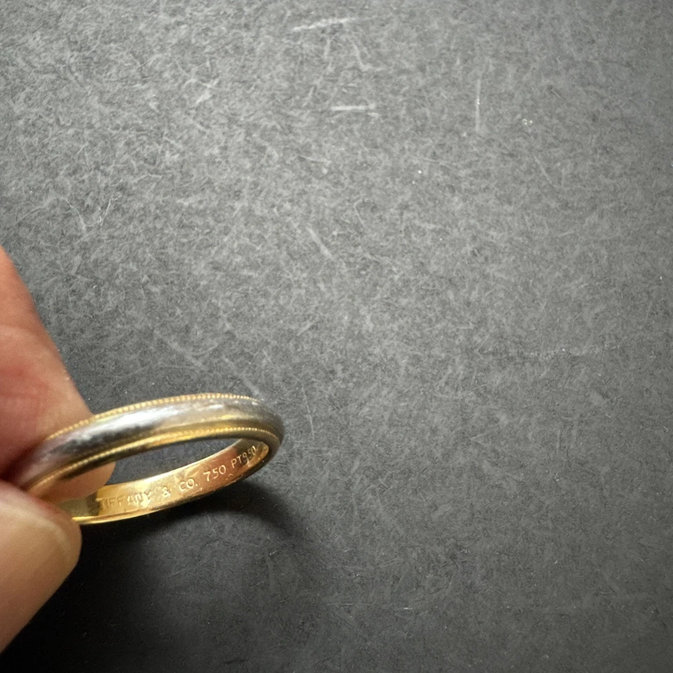 TIFFANY & Co. Anillo de boda Together platino oro amarillo de 18 quilates 6 mm milgrain 8 Foto 3 de 4