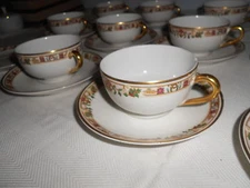 B&C Limoges France  L.Bernardaud & Co Limoges BER30 - Cups and Saucers (9 Sets)