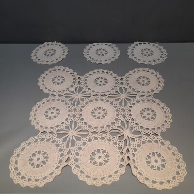 Vintage handgehäkelte Baumwolldeckchen x4 runde Spitzenmatten Deckchen UK