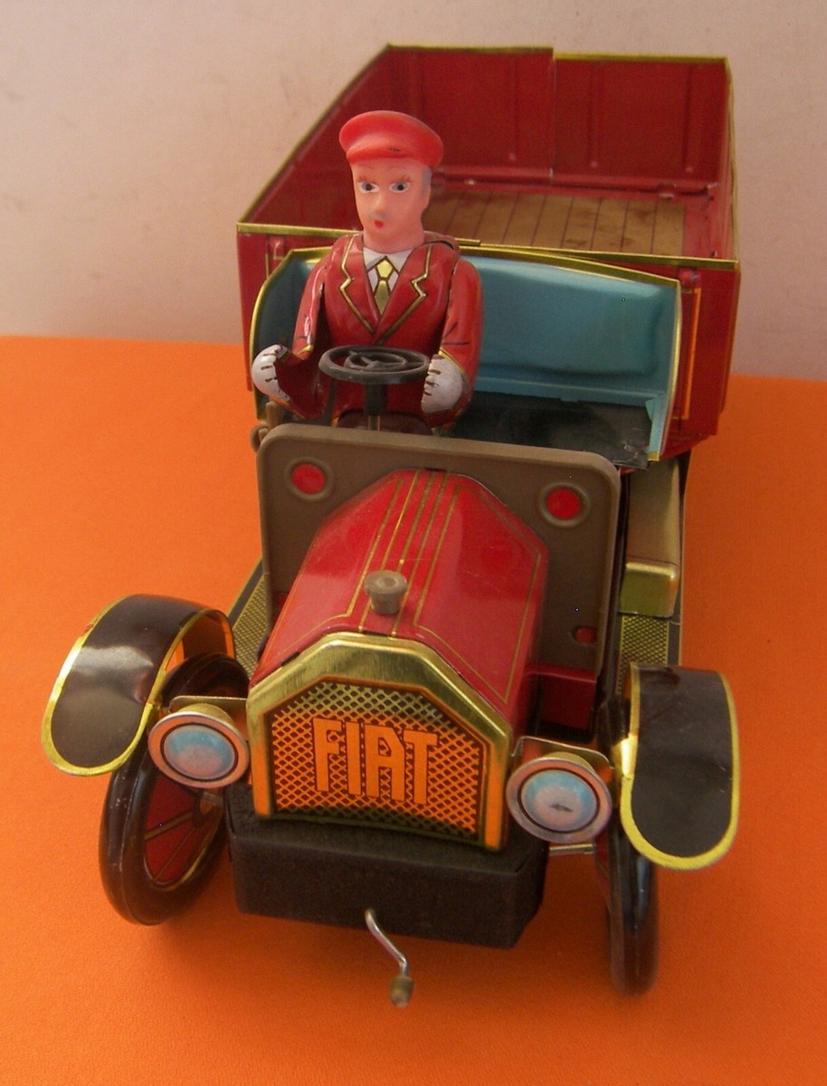 ミニカー TIN TOYS DIE CAST MODERN SALOON CAR FIAT 1967 Fiat Tin Old Classic Scale Vintage Car Model Iron Metal
