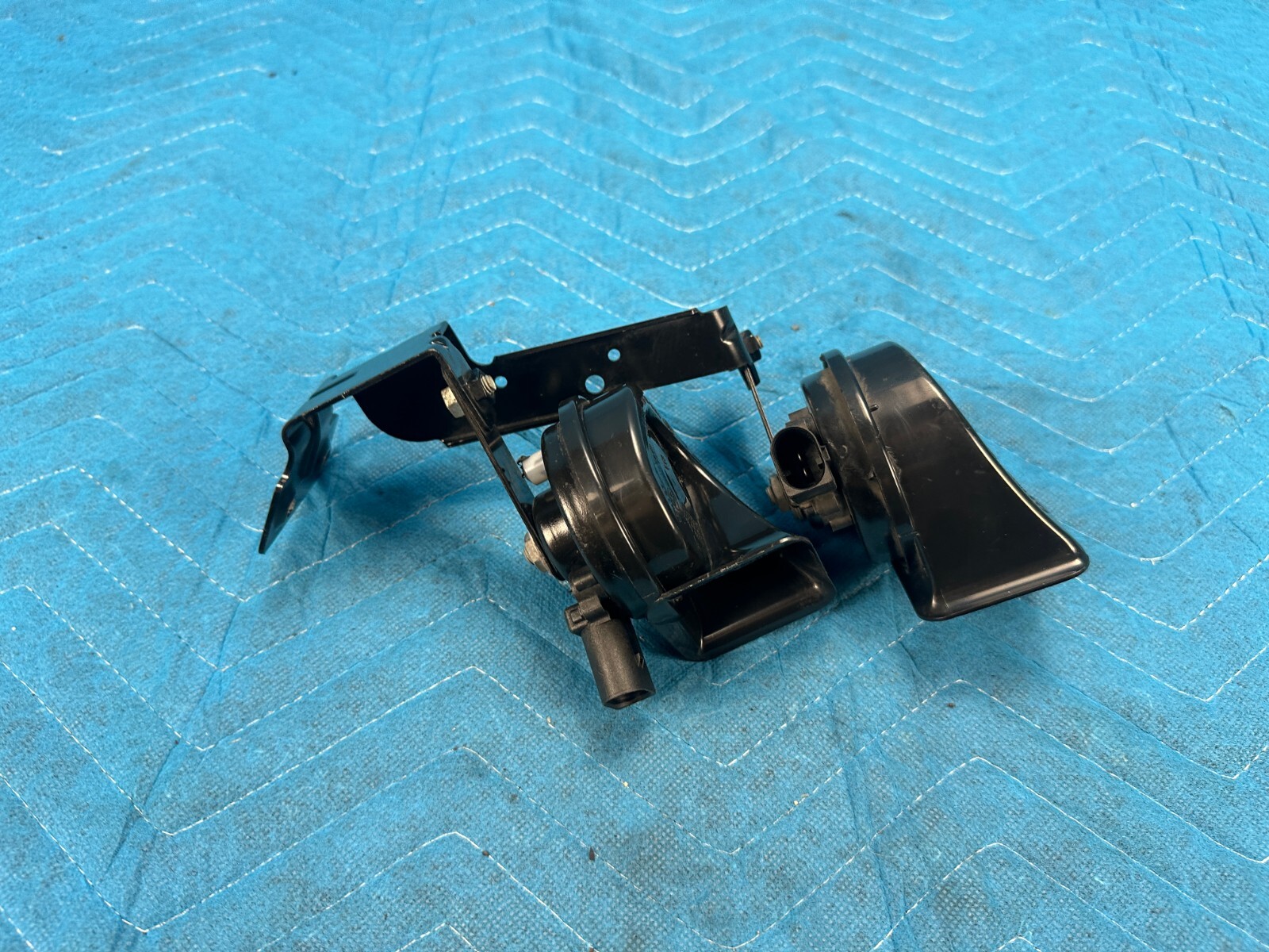 Bentley Cont Flying Spur High & Low Tone Note Signal Horn Set 29k 2006-2012 OEM