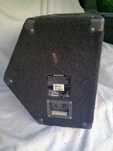 Yamaha BR12M Wedge Speaker 12 Inch Passive Floor Monitor 600W 8 Ohms Black - Picture 2 of 7