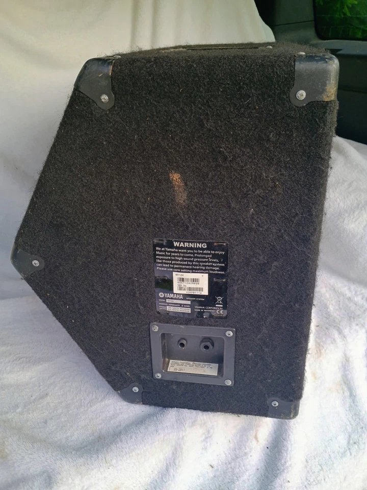 Yamaha BR12M Wedge Speaker 12 Inch Passive Floor Monitor 600W 8 Ohms Black - Image 2 of 4