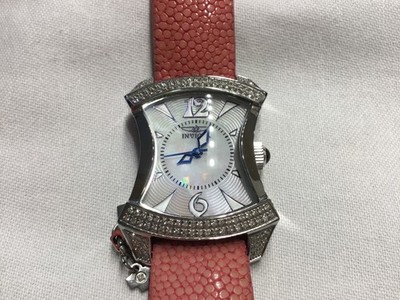 Invicta Swiss Made Model 2455 Lünette Diamanten Herzanhänger