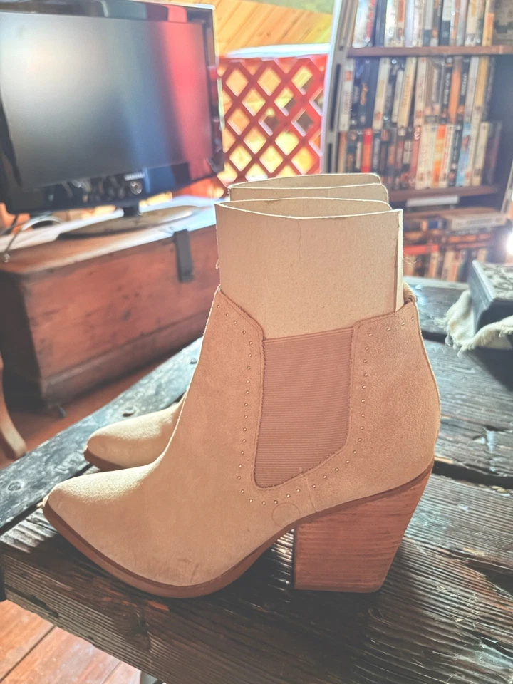 Marc Fisher Nellie Taupe Suede Ankle Boots Size 10M Woman’s - Image 3 of 4