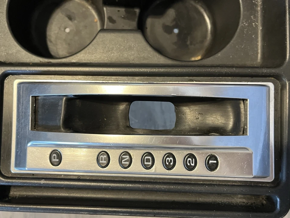 HUMMER H2 CONSOLA PALANCA DE CAMBIOS BISEL EMBELLECEDOR CUBIERTA PANEL MOLDEADO FABRICANTE DE EQUIPOS ORIGINALES 2003-2007 Foto 3 de 4