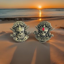 Disney Pirates of the Caribbean I Be His Pirate King Queen Skull 2pc Pin Set