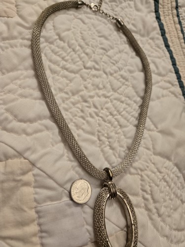 Vintage Crown Trifari Silver Tone Mesh Necklace Oval Hoop Pendant 18-20” Fr Ship - Picture 8 of 8