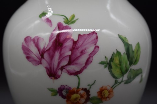 KPM Berlin German Hand Painted Flowers & Insects Puce 1940 10 1/2" Vase - Picture 3 of 9
