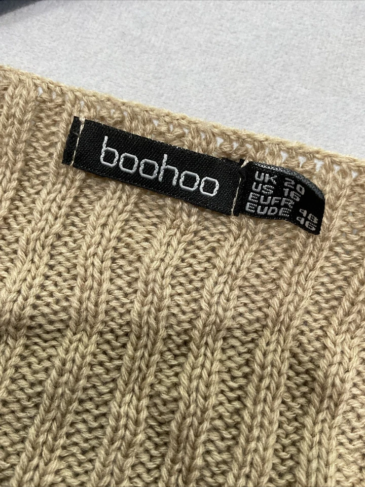 Boohoo Women’s Beige Color Long Sleeve Sweater Size 16 - Image 3 of 4