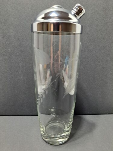 Vintage MCM Cocktail Shaker Etched Leaves and Vines Glass & Chrome 10.5" - Picture 2 of 10