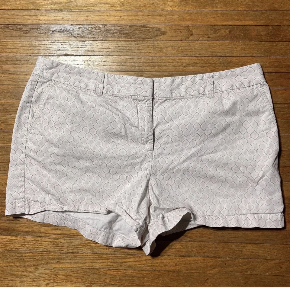 "Pantalones cortos Ann Taylor Loft talla 16 para mujer tiro medio rosa patrón cocodrilo 4"" pantalones cortos" Foto 3 de 4