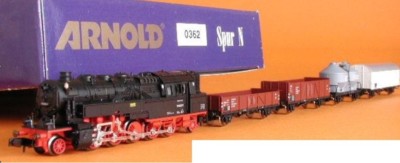 SET DAMPFLOK 2-10-2 + 4 ARNOLD GÜTERWAGEN NEU Spur N