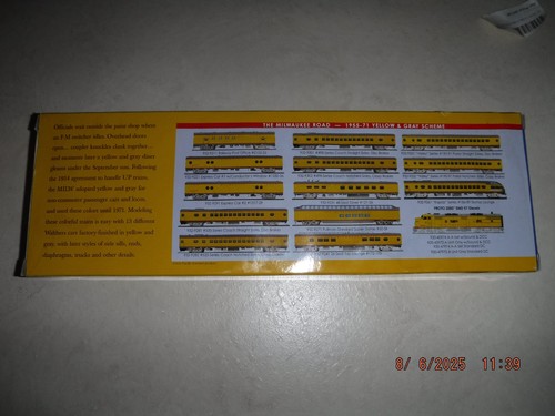 WALTHERS HO MILWAUKEE ROAD HIAWATHA YELLOW SCHEME 52-SEAT COACH #932-9281 - NEW! - Picture 5 of 7