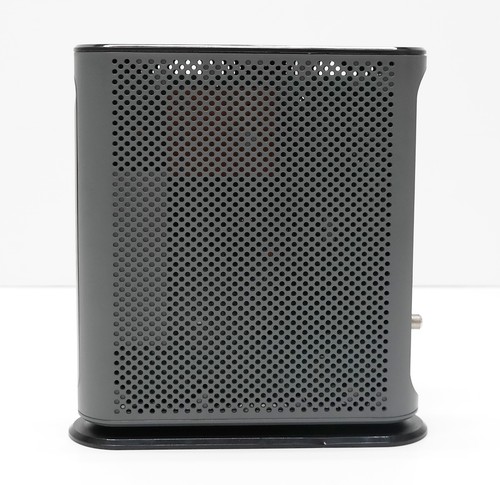 Motorola MG7550 Dual Band AC1900 Kabel Modem i Wi-Fi Gigabit Router - Zdjęcie 3 z 5