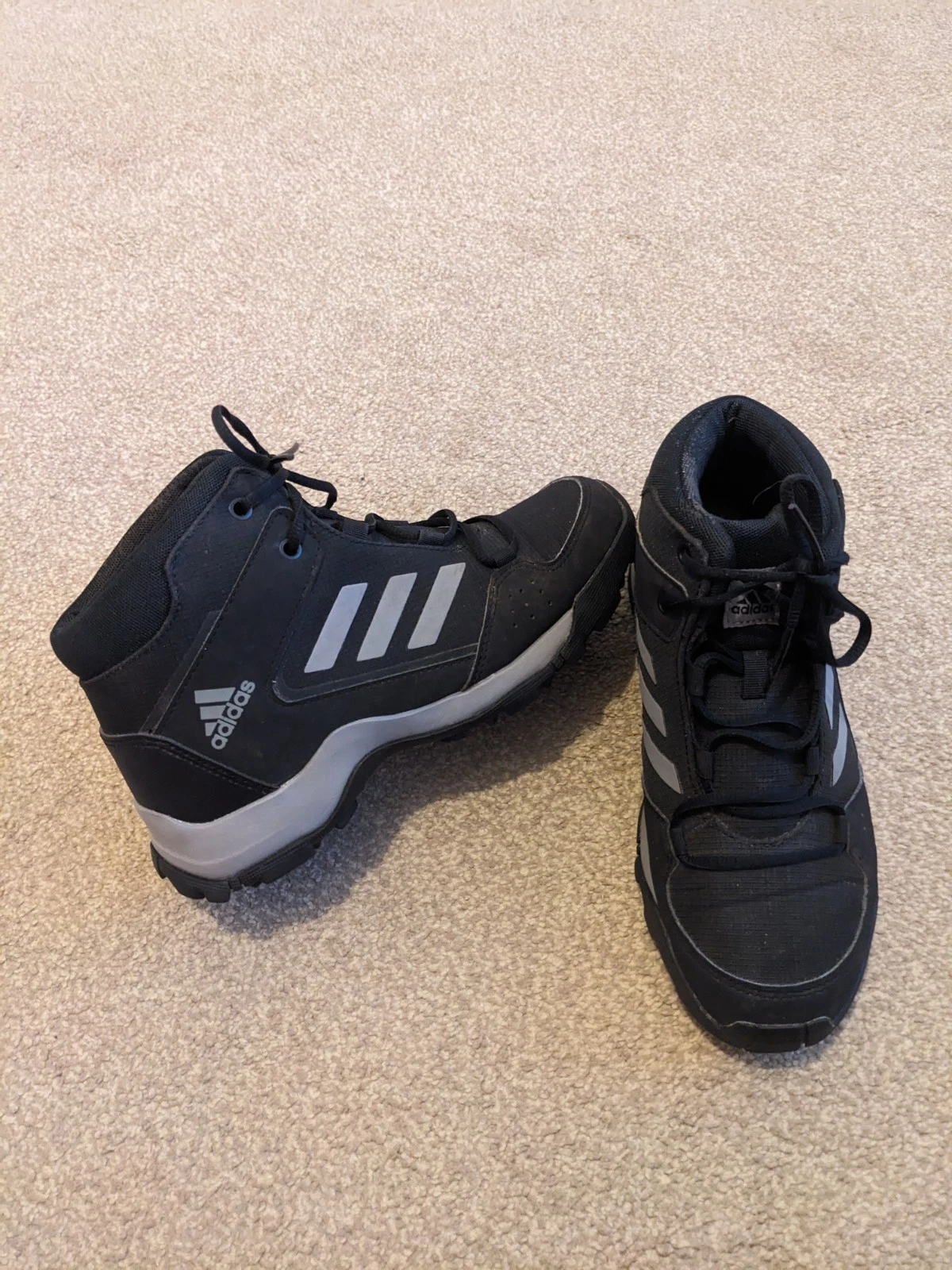 Stivaletti da passeggio donna Adidas Traxion neri taglia 3