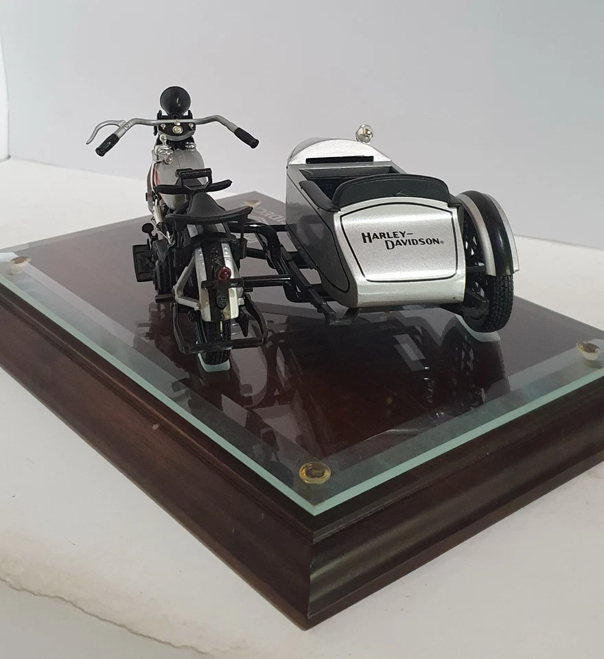 1933 Harley Davidson Motorcycle / Sidecar Bank 1:12 Scale ( NEW in BOX ) - Image 3 of 4