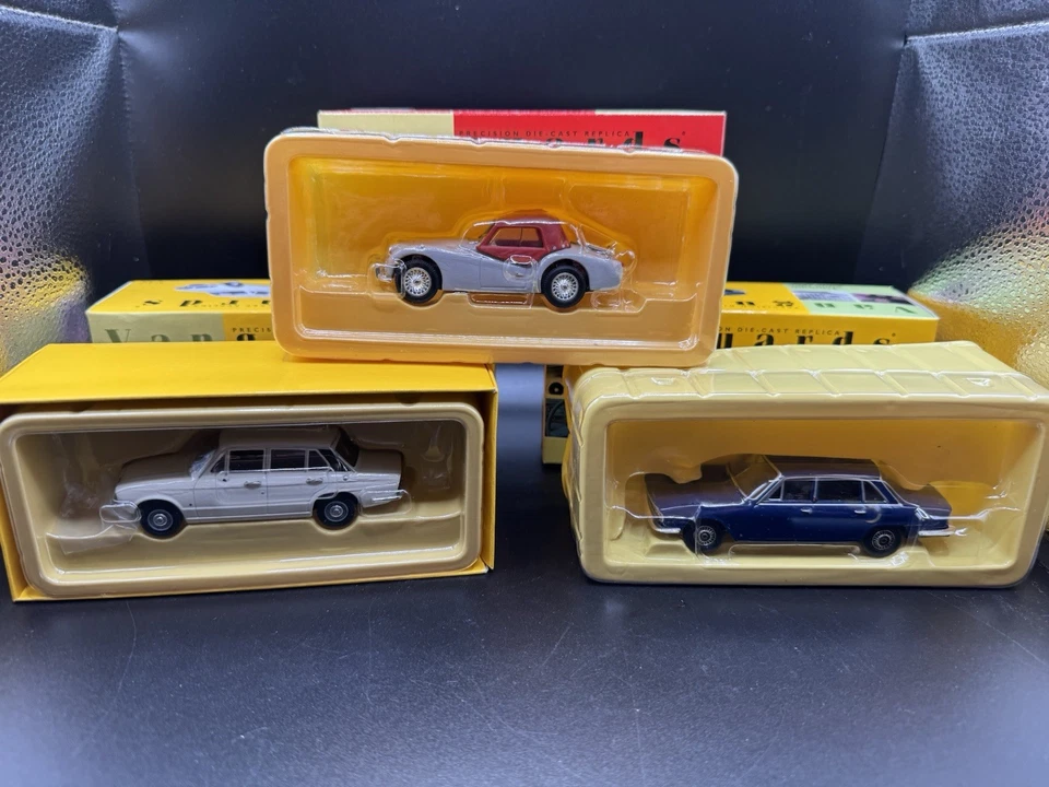 Lotto Vintage Vanguards scala 1:43 Triumph 2000, dolomite , TR3 complete box!! - Immagine 2 di 4