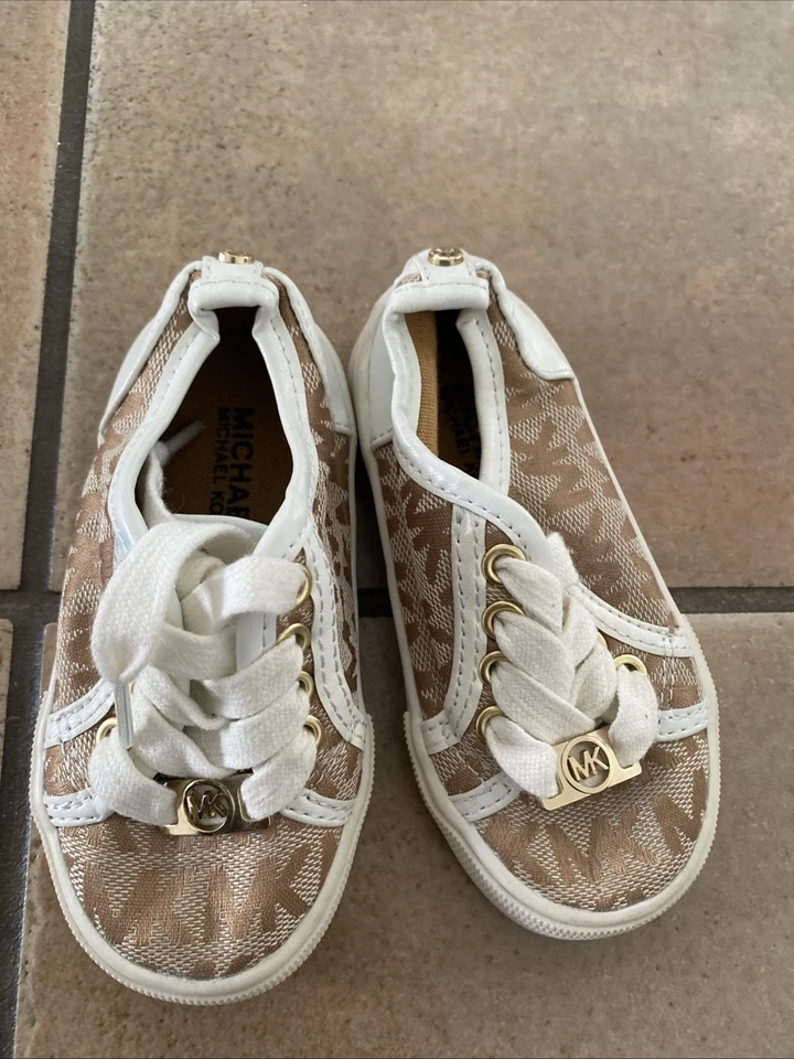 Toddler Michael Kors Shoes -size 6 - Image 2 of 4