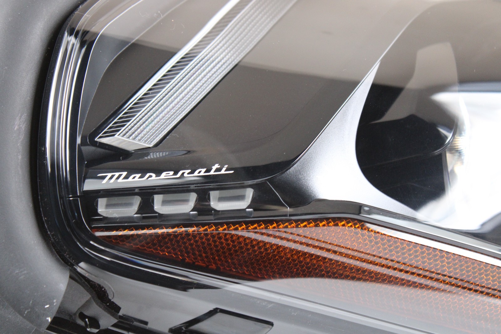 Perfect Set! 2024-2026 Maserati GranTurismo Left + Right LED Headlight Pair OEM