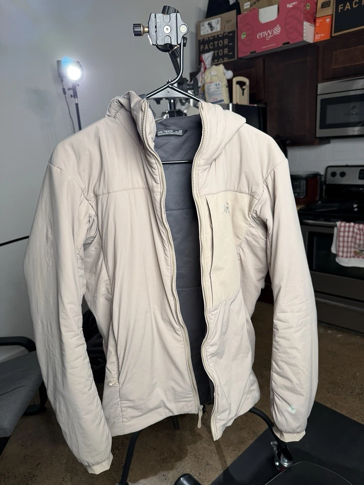 Sudadera con capucha Arcteryx Proton pequeña para hombre Foto 3 de 4