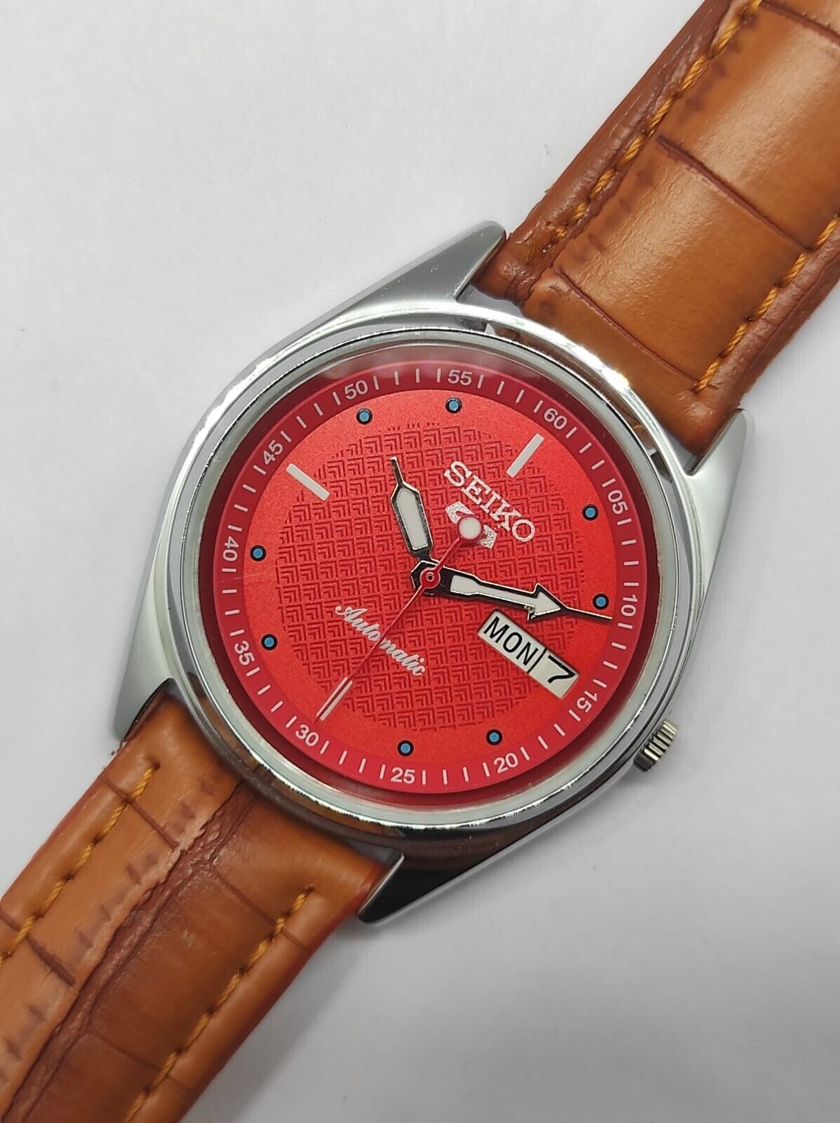 SEIKO 5 AUTOMATIC WATCH CAL6309 17 JEWEL RED DIAL DAYDATE MEN'S WRIST