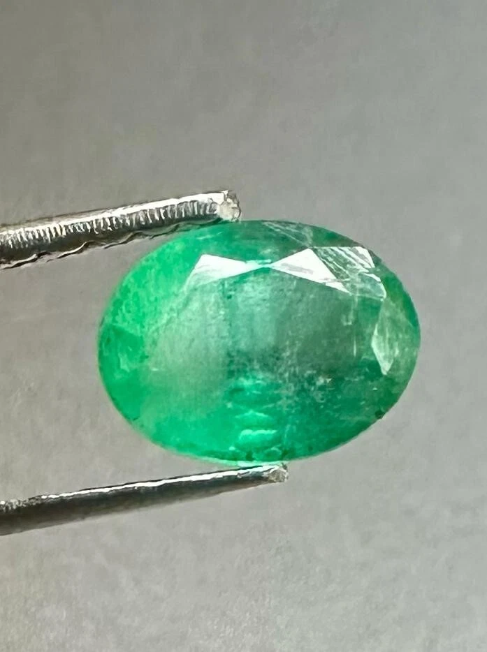 7x5.2x3.8mm 0.91ct Beauty Green Emerald Oval Cut Loose Gemstone - Image 3 of 4