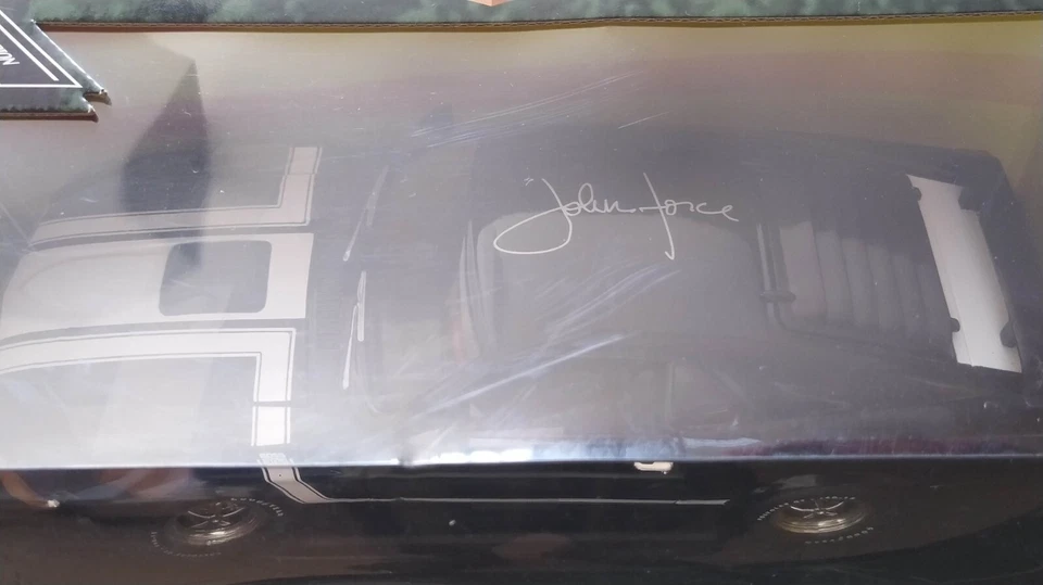 1970 Mustang Boss 302 - John Force Signature Edizione Limitata, Scala 1:18 ertl - Immagine 3 di 3