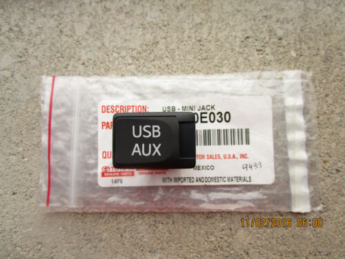 11 - 14 LEXUS CT200H AUXILIARY AUX USB ADAPTER & STEREO JACK NEW 0E030 - Picture 1 of 4