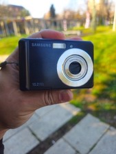 Samsung ES15 10.2MP 3x Optical Zoom Digital Camera - Black.